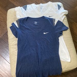 2 Nike t-shirt women’s